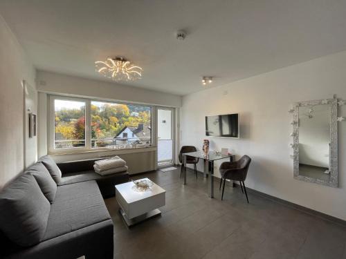 Stryck Apartment | Experience Kleiner Kristall with Ocean Views and Breakfast