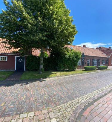 Rysum House | Kid-Friendly Retreat at Kleiner-Mann with Hot Tub Bliss