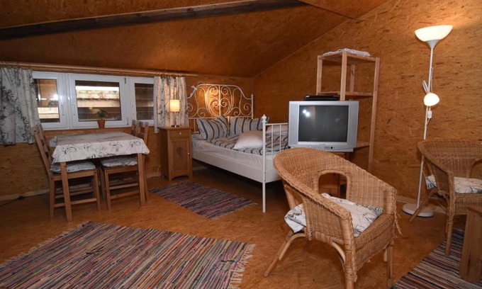 Drangstedt Apartment | Cozy Apartment on Equestrian Estate: Family & Pet Friendly