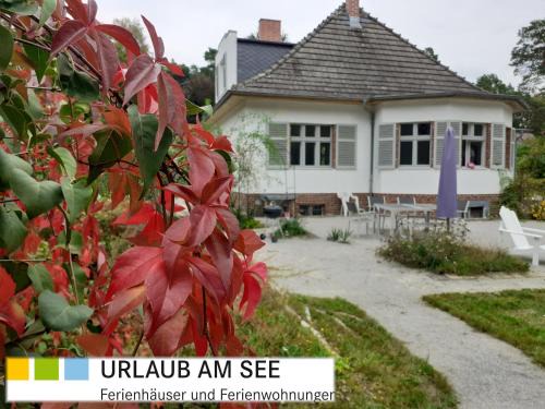 Bad Saarow House | Inviting Kleines Landhaus am Wald in Bad Saarow