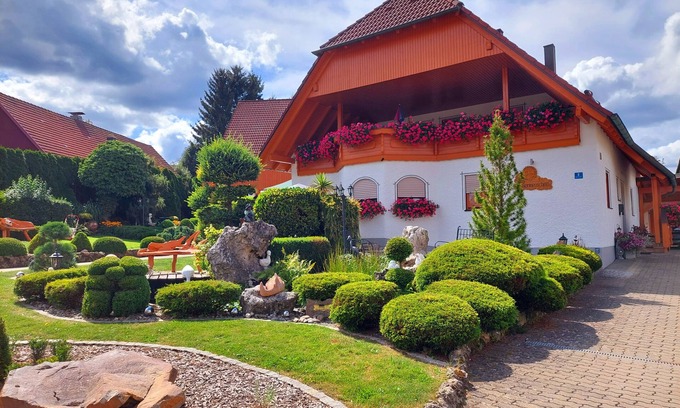 Goessweinstein Apartment | Kleingesee approx. 5 km from Gössweinstein Holiday apartment Haus Sonnenscheim