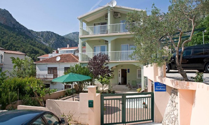 Klek Apartment | Experience Klek Apartments Barbara: Top-Rated Oceanfront Stay