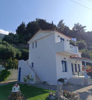Samos Apartment | Cozy Kleopatra's Apartment in Beautiful Livadaki