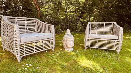 Braunfels Apartment | Relaxing Escape at 5 Sterne Bahnhoftraum with Ocean View