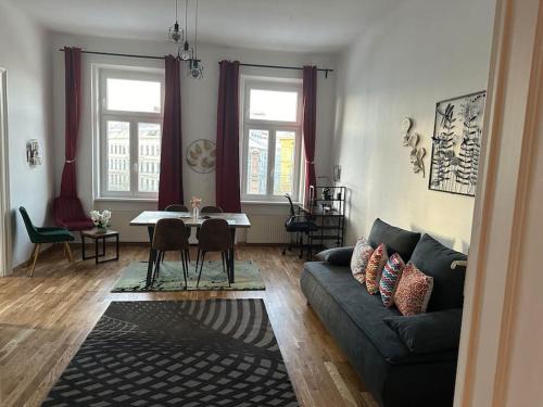 Weißgerber Apartment | Elegant Vienna Altbau Flair in the Heart of the City
