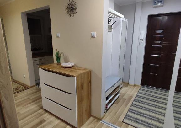 Hajnowka Apartment | Cozy Apartment with Child-Friendly Amenities - Rated 9.4/10