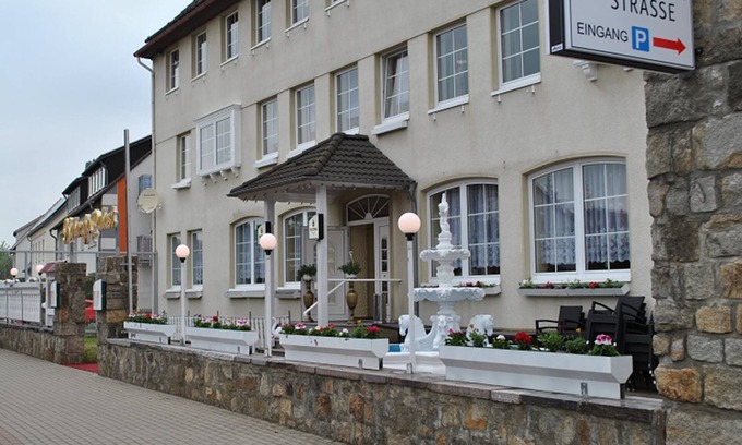Vienenburg Hotel | Discover Kloster-Remise: Family-Friendly with Breakfast