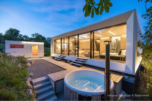Uehlingen-Birkendorf House | Relaxing Kloster Suite with Hottube & Aussensauna in Ühlingen