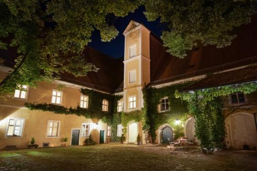 Bad Griesbach im Rottal Apartment | Oceanfront Retreat at Klosterhof St. Salvator - 9.5/10 Rating