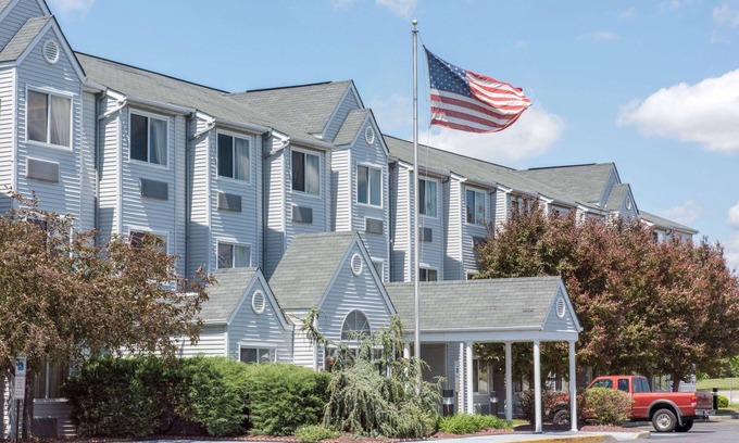Allentown Hotel | Comfortable Stay at Knights Inn Allentown with Great Amenities