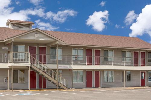 Pasco Hotel | Budget-Friendly Stay at Knights Inn Pasco - Pet and Child Friendly