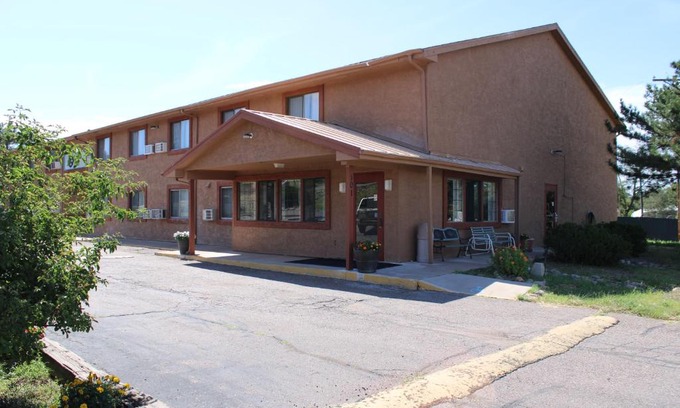 Payson Hotel | Budget-Friendly Stay at Knights Inn Payson with Family Amenities
