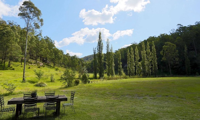 Laguna Cabin | Eco-Friendly Knights Ridge Cabin with Family & Pet Amenities