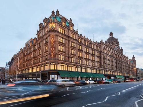 Brompton & Hans Town Apartment | Elegant Knightsbridge Residences with Family-Friendly Amenities