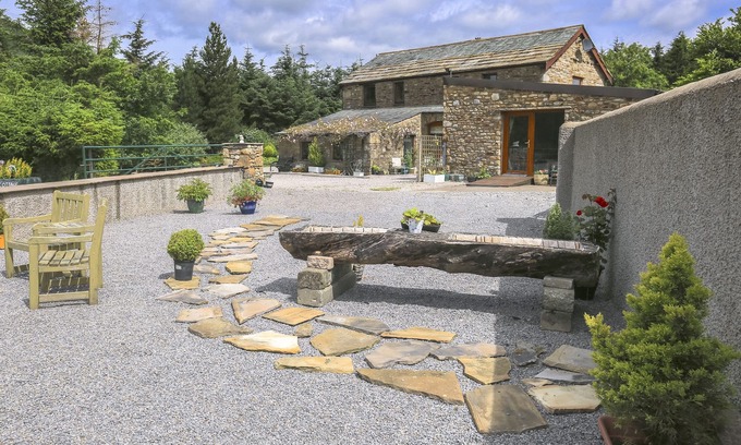 Sedbergh Apartment | Relax at Knott Lodge with a Garden in Sedbergh