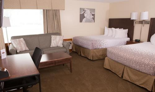 Bennington Hotel | Cozy Knotty Pine Motel: Pet-Friendly Stay with Pool Access