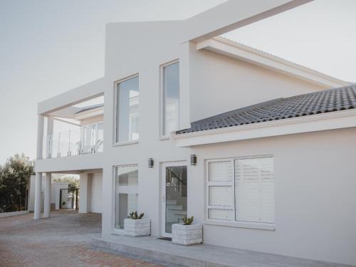 Jongensfontein Apartment | Discover KnusRus: Family-Friendly Comfort at 4 Stars