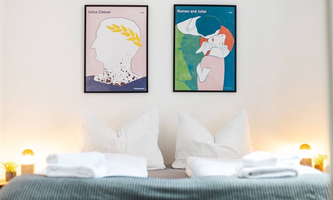 Altstadt Apartment | Experience Ko-Living II: Cozy Stay Near Old Town's Theatre