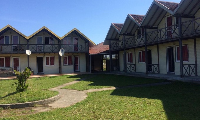 Kobuleti Hotel | Cozy Kobuleti Kotteji: Oceanfront Retreat with Breakfast