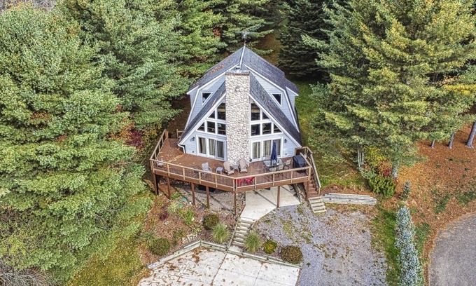 Ellicottville House | Family-Friendly Koby 4 Bedroom Home with Great Amenities