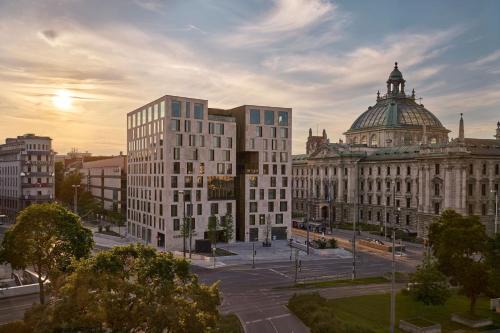 Munich City Centre Hotel | Experience Koenigshof: 5-Star Comfort in Munich