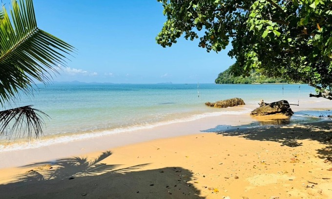 Nuea Khlong Hotel | Tranquil Koh Pu Sea View Beach Resort with Family Amenities
