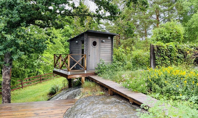 Mariefred Cabin | Experience Koh Tenta: Unique B&B with Glamping Style