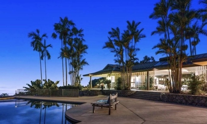 Honaunau-Napoopoo Villa | Kohania Courtyard Villa: Family-Friendly Oasis with Kitchenette