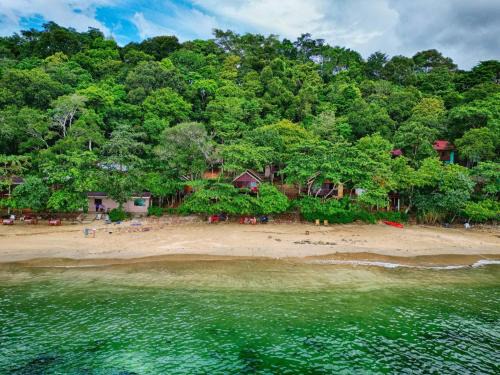 Nuea Khlong House | Relaxing Kohjum Seafront Resort with Private Beach & Spa