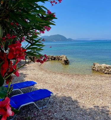 Agia Pelagia Chlomou House | Discover Oceanfront Comfort at Kohyli House - Rated 9.4/10