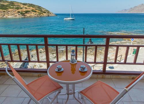 Mochlos Apartment | Oceanfront Koilon Apartments: Guest Rated 9.3/10