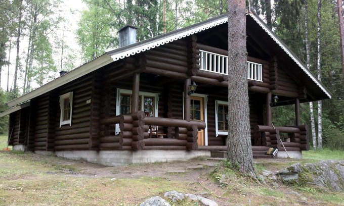 Mikkeli Ski Chalet | Unforgettable Koivurannan Lomamökit Mänty with Oceanfront Views
