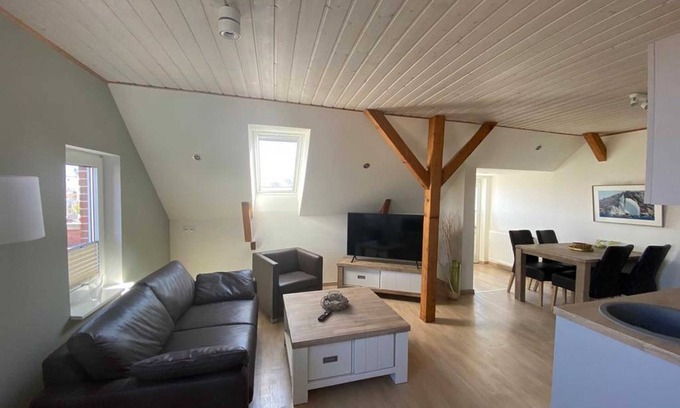 Ditzum Apartment | Pet-Friendly Retreat with Scenic Views at Meerhuus