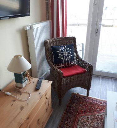 Fehmarn Apartment | Cozy Koje "neu": Oceanfront Escape with High Guest Ratings