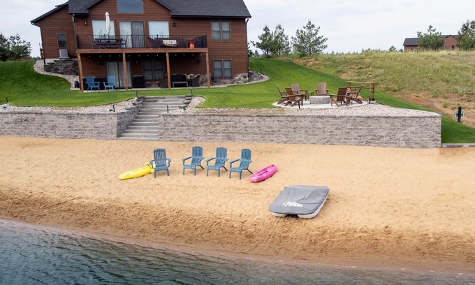 New Lisbon House | Unforgettable Kokomo Beachfront Cabin with Ocean Views
