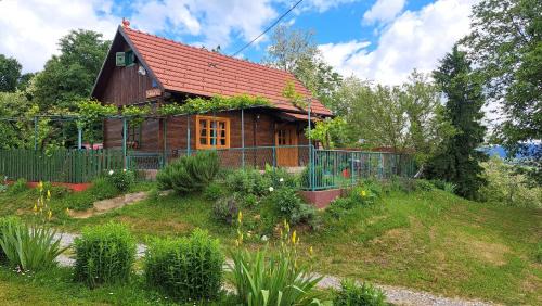 Konjscina House | Discover Kokotova hiža: Guest Rated 9.8 with Hot Tub