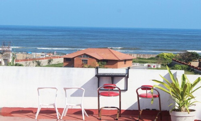 Besant Nagar House | Discover Comfort at Kolam Elliots Beach with Great Amenities