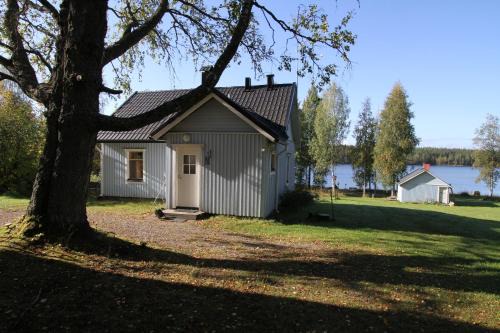 Ahmovaara Ski Chalet | Pet-Friendly Koli Freetime Cottages with Ocean Views