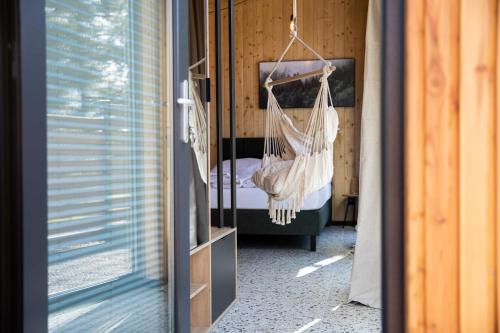 Klodzko Miasto Apartment | Unforgettable Koliberek Apartament with Spa & Family Amenities