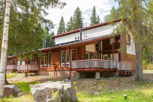 Koli National Park House | Relax at Kolin Lotus Cottages with Oceanfront Views