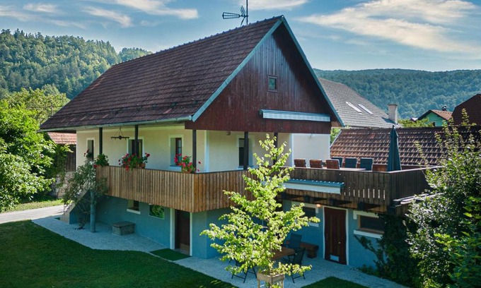 Crnomelj Apartment | Pet-Friendly Kolpa Zupančič Vineyard Apartments Await You