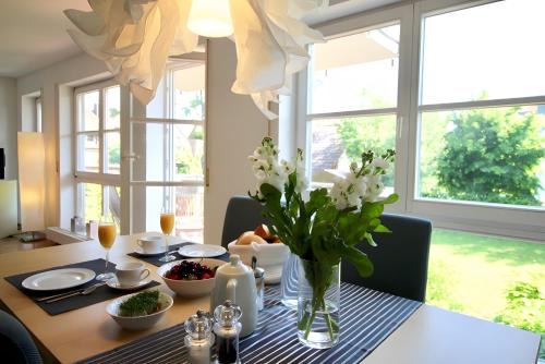 Bodman-Ludwigshafen Apartment | Family-Friendly Komfort-Ferienwohnung by the Lake
