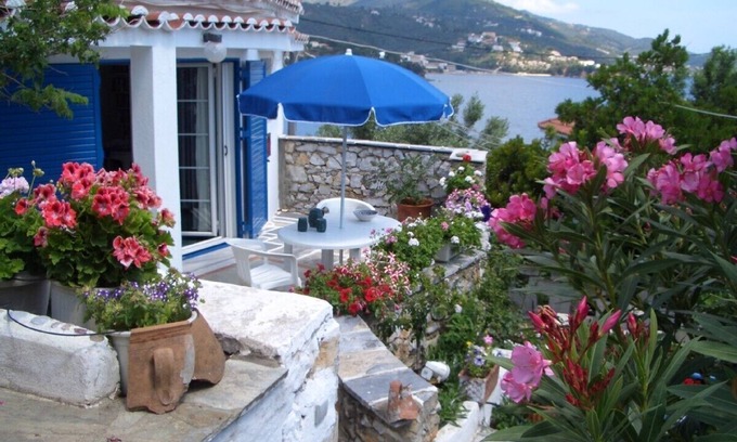 Kanapitsa Villa | Stunning Villa in Blooming Paradise with Beach Access