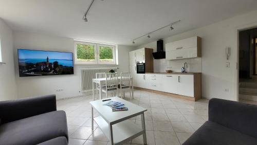Markdorf Apartment | Modern Family Retreat in Markdorf - Rated 10/10
