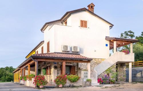 Vardica Apartment | Relaxing Retreat in a Peaceful Village for Families