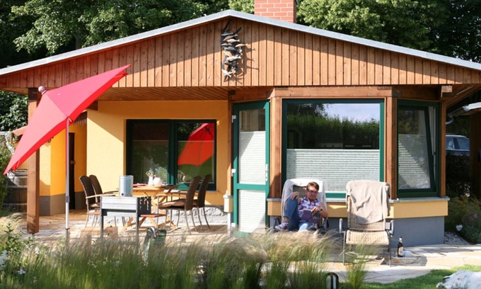 Neukalen House | Inviting Ferienhaus H. Winkler: Family & Pet Friendly Stay