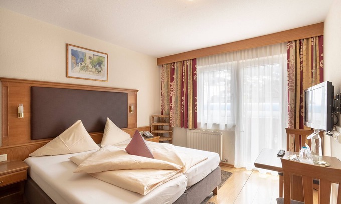 Kappl House | Experience Comfort at Hotel Lenz - Ideal for Families