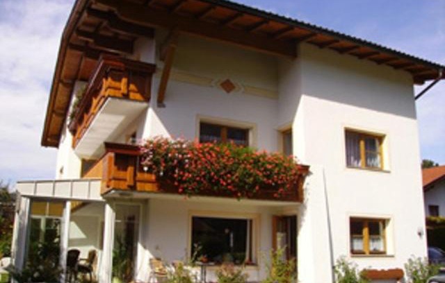 Kufstein House | Top-Rated Komfortzimmer Widauer - Pet & Child Friendly Stay