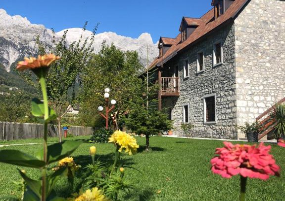 Theth Resort | Guest Rated 8.9: Enjoy Family-Friendly Kompleksi Zorgji