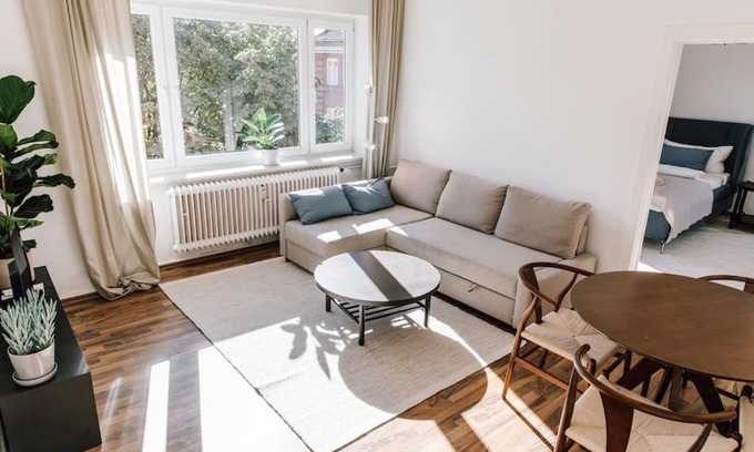 Exerzierplatz Apartment | Newly Renovated 2-Room Central Apartment with 24h Check-In